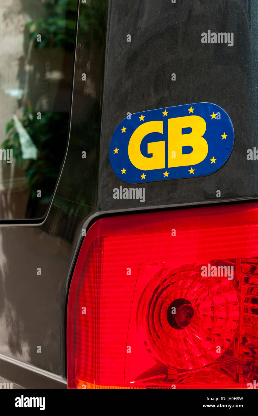 GB-Aufkleber, basierend auf der Europaflagge auf britische Auto-Design. Stockfoto