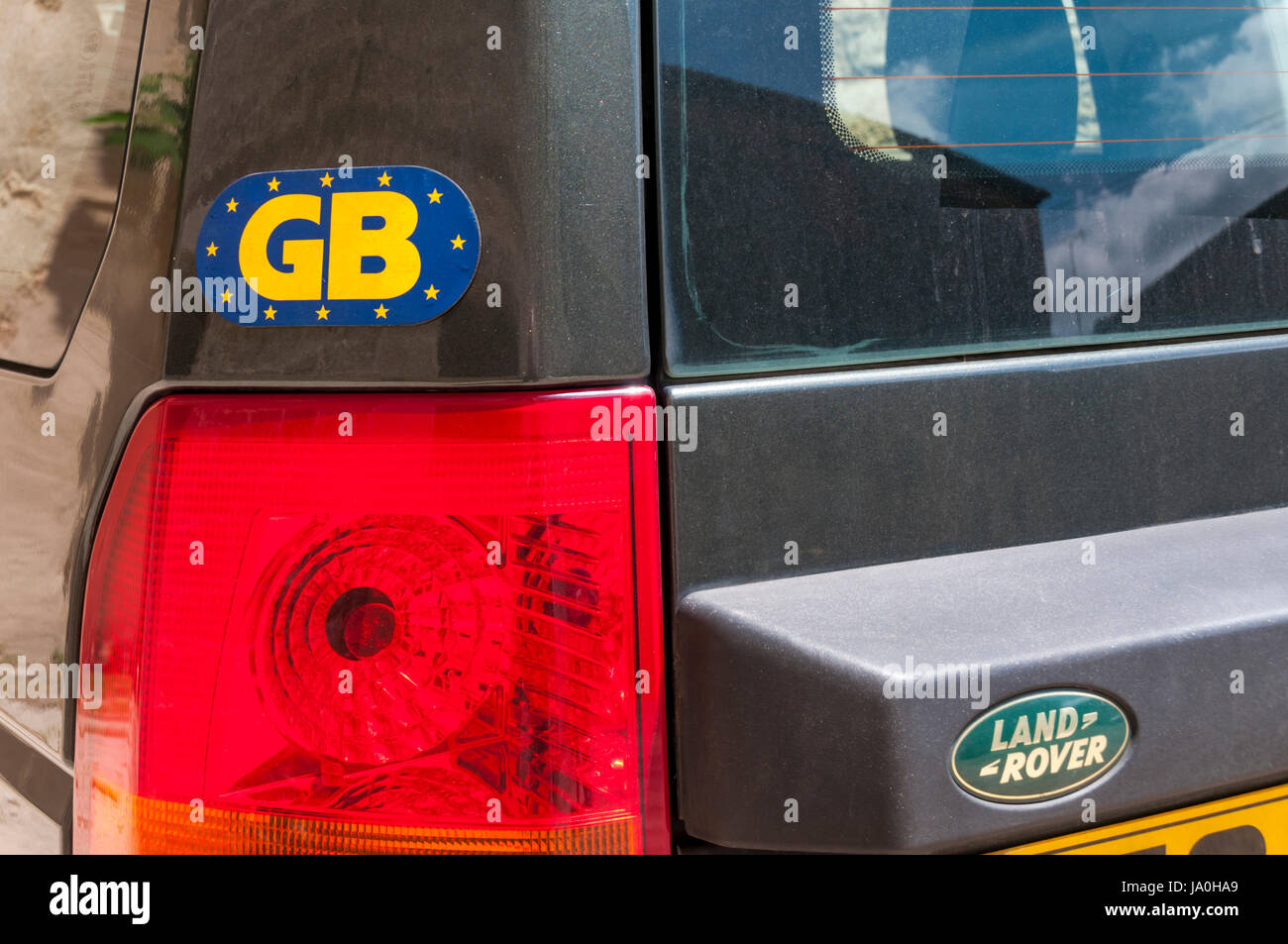 GB-Aufkleber, basierend auf der Europaflagge auf britische Auto-Design. Stockfoto