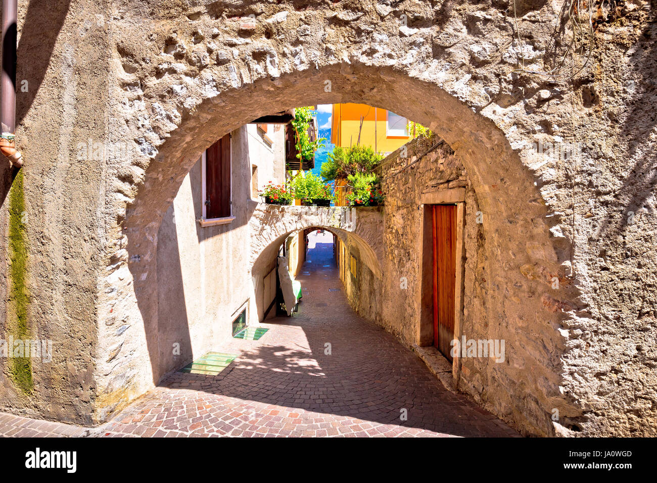 Old Stone Street von Limone sul Garda, Lago di Garda, Lombardei, Italien Stockfoto
