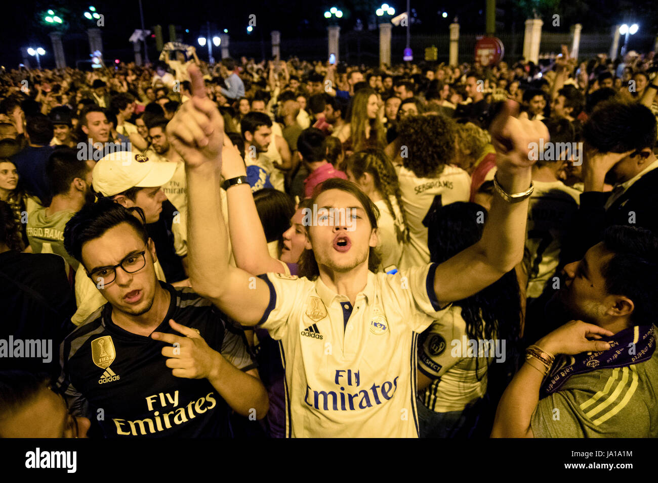 Madrid, Spanien. 3. Juni 2017. Real Madrid Fans feiern die 12 Champions-League-Titel in Madrid, Spanien. Bildnachweis: Marcos del Mazo/Alamy Live-Nachrichten Stockfoto