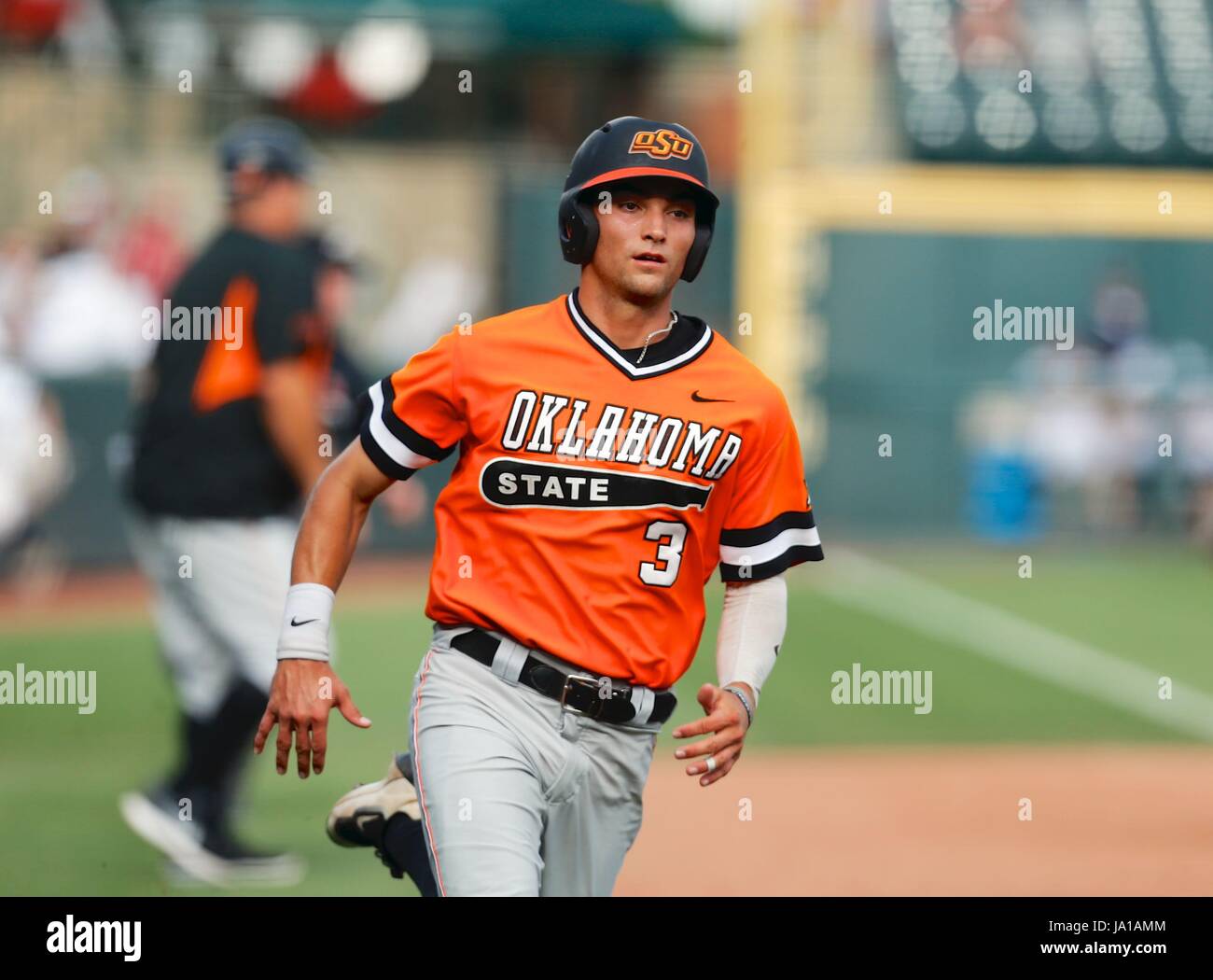 3. Juni 2017: OSU linker Feldspieler Garrett McCain #3 kommt nach Hause. Oral Roberts Golden Eagles besiegte die OSU Cowboys 14-6 Baum Stadium in Fayetteville, AR, Richey Miller/CSM Stockfoto