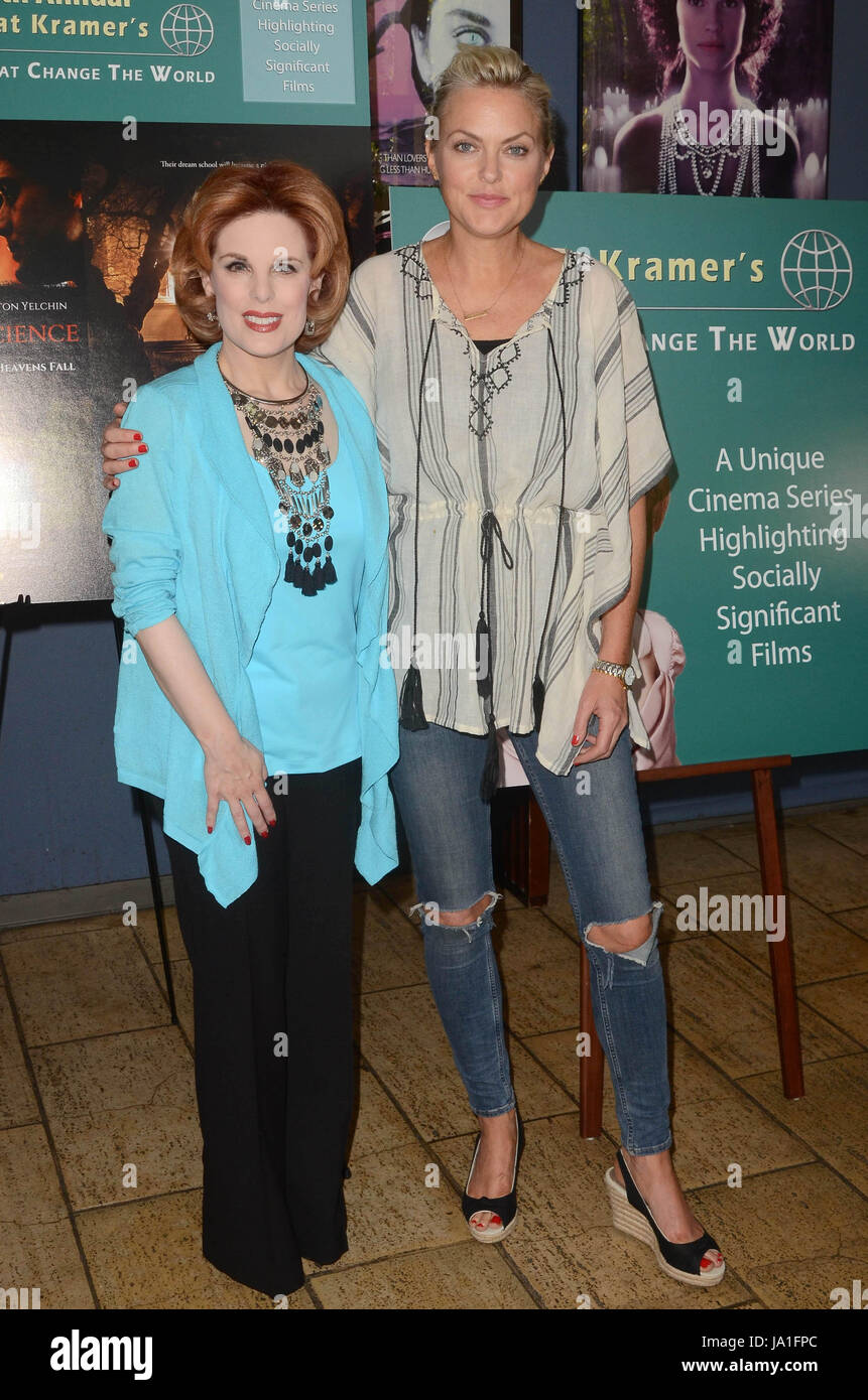 LOS ANGELES, CA Kat Kramer, Elaine Hendrix auf der 9. jährliche Kat Kramer Filme, die die Welt an der James-Brücken-Theater an der UCLA in Los Angeles, Kalifornien am 3. Juni 2017 zu verändern. Bildnachweis: David Edwards/MediaPunch Credit: MediaPunch Inc/Alamy Live-Nachrichten Stockfoto