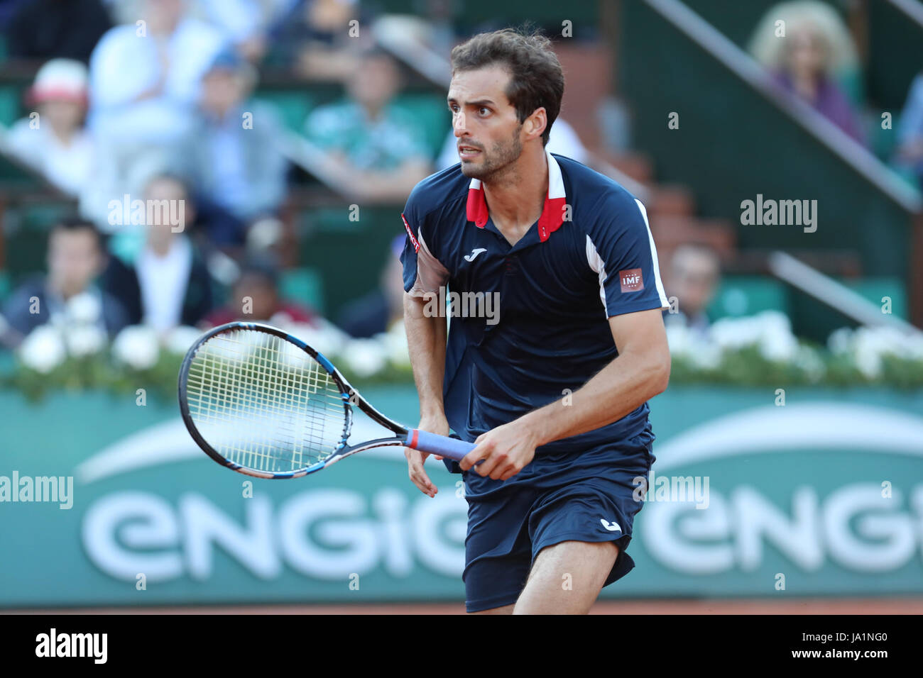 Spanischer Tennisspieler Albert Ramos Vinolas ist in Aktion während seines Spiels in der 3. Runde des ATP French Open in Roland Garros gegen serbische Tennisspieler Novak Djokovic am 4. Juni 2017 in Paris, Frankreich. -© Yan Lerval/Alamy Live-Nachrichten Stockfoto