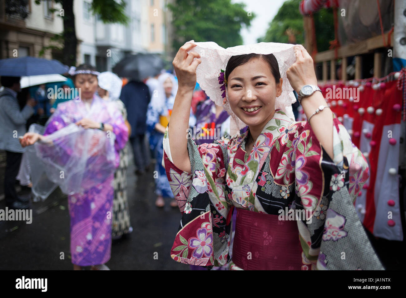 Berlin, Deutschland. 4. Juni 2017. Simon Becker/Le Pictorium - Karneval der Kulturen Berlin 2017-04/06/2017 - Deutschland/Berlin/Berlin - Berliner Karneval der Kulturen präsentieren und kulturelle Vielfalt der Stadt - trotz des Wetters zu feiern. Bildnachweis: LE PICTORIUM/Alamy Live-Nachrichten Stockfoto