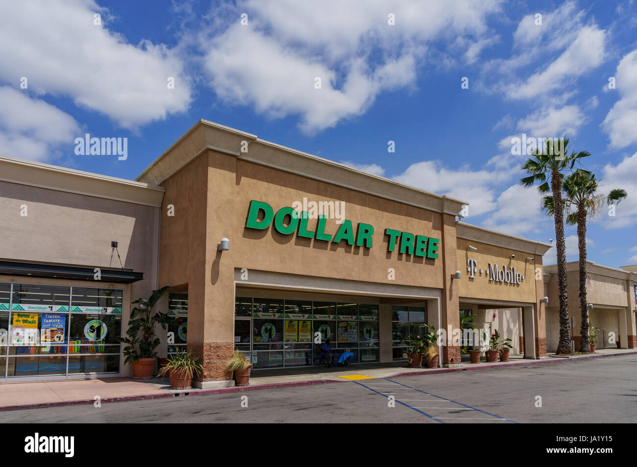 Los Angeles, Mai 25: Außenansicht des Haushalts Store - Dollar Tree am 25. Mai 2017 in Los Angeles, Kalifornien, Vereinigte Staaten von Amerika Stockfoto