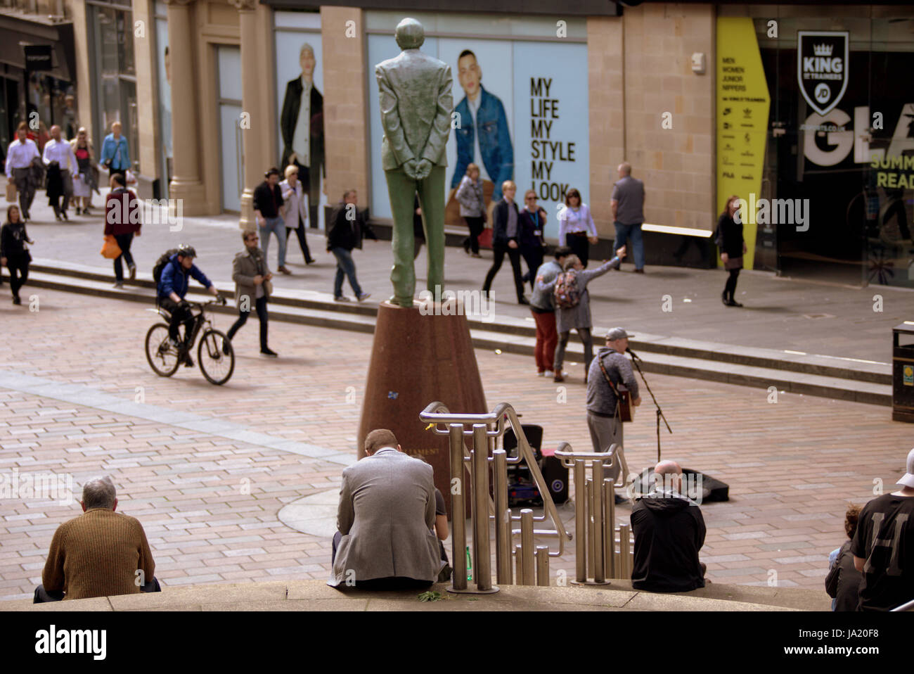 Touristen auf den Straßen von Glasgow Schottland Stockfoto