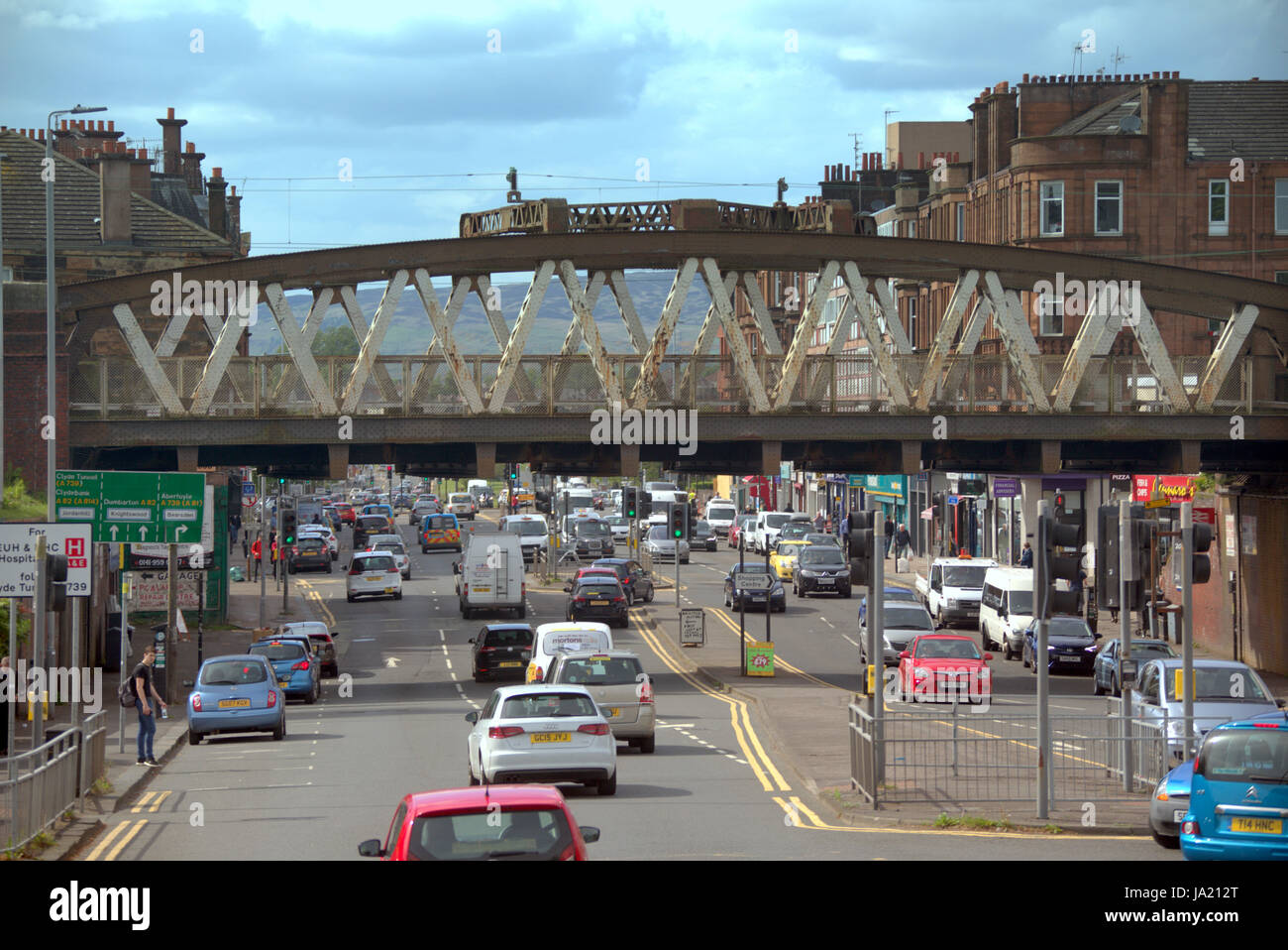 Great Western Road Bahnhof Brücke an anniesland Cross Glasgow Schottland street scene hohen Aussichtspunkt Stockfoto