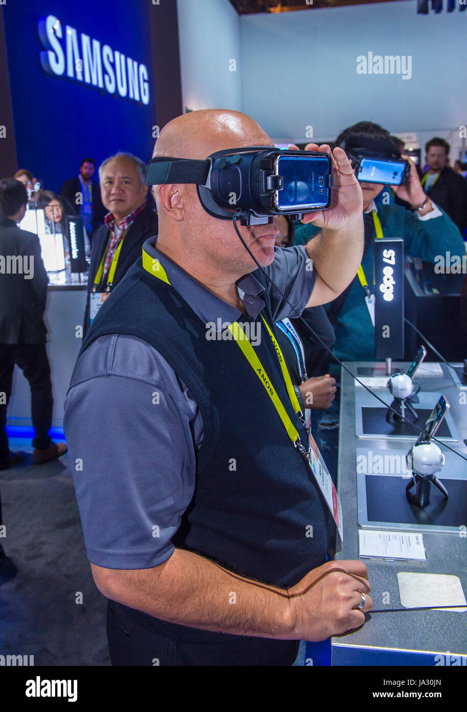Virtual-Reality-Demonstration auf der Samsung-Stand auf der CES in Las Vegas statt Stockfoto