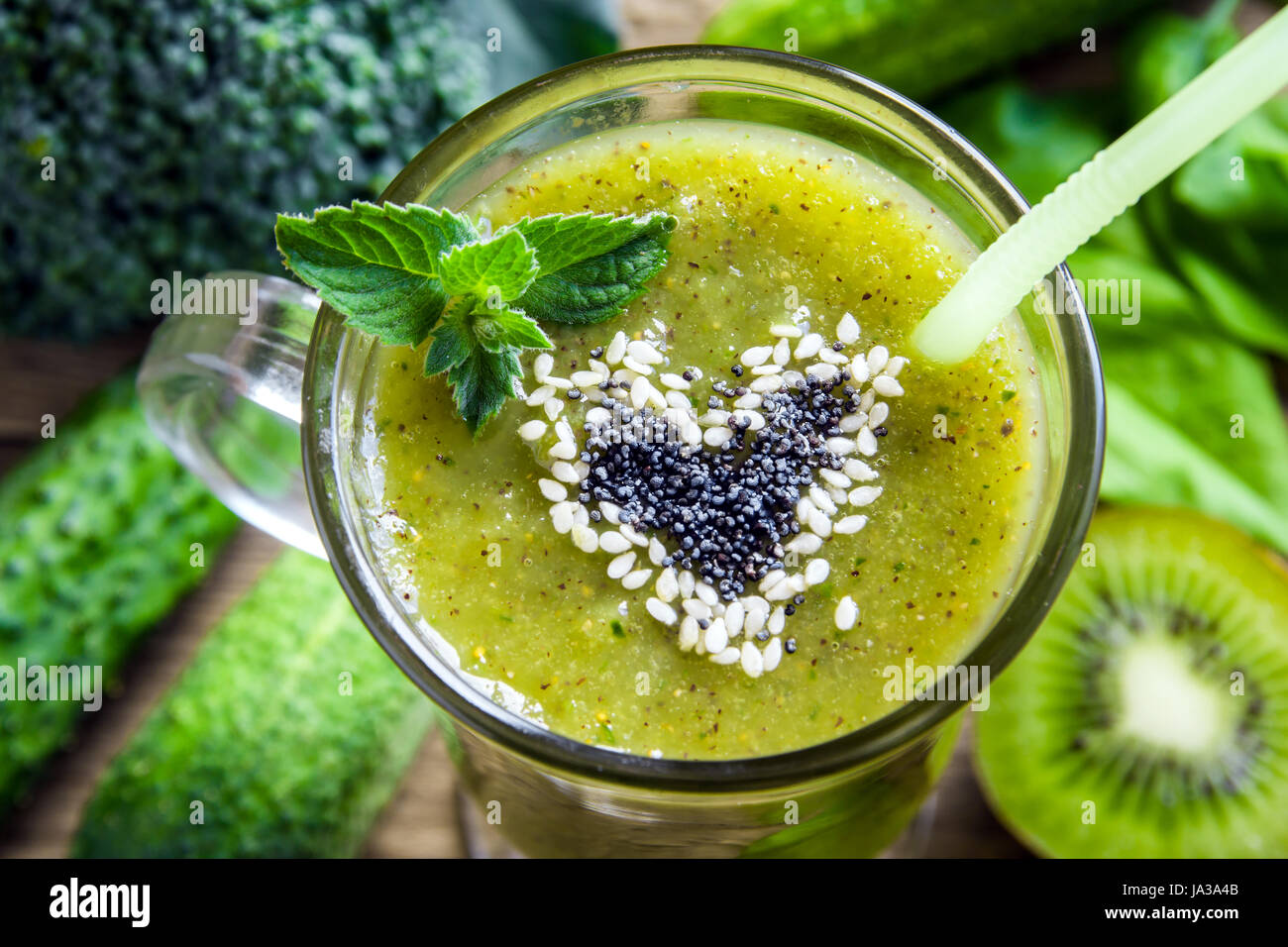 Ganzes Blatt Stockfotos und -bilder Kaufen - Alamy