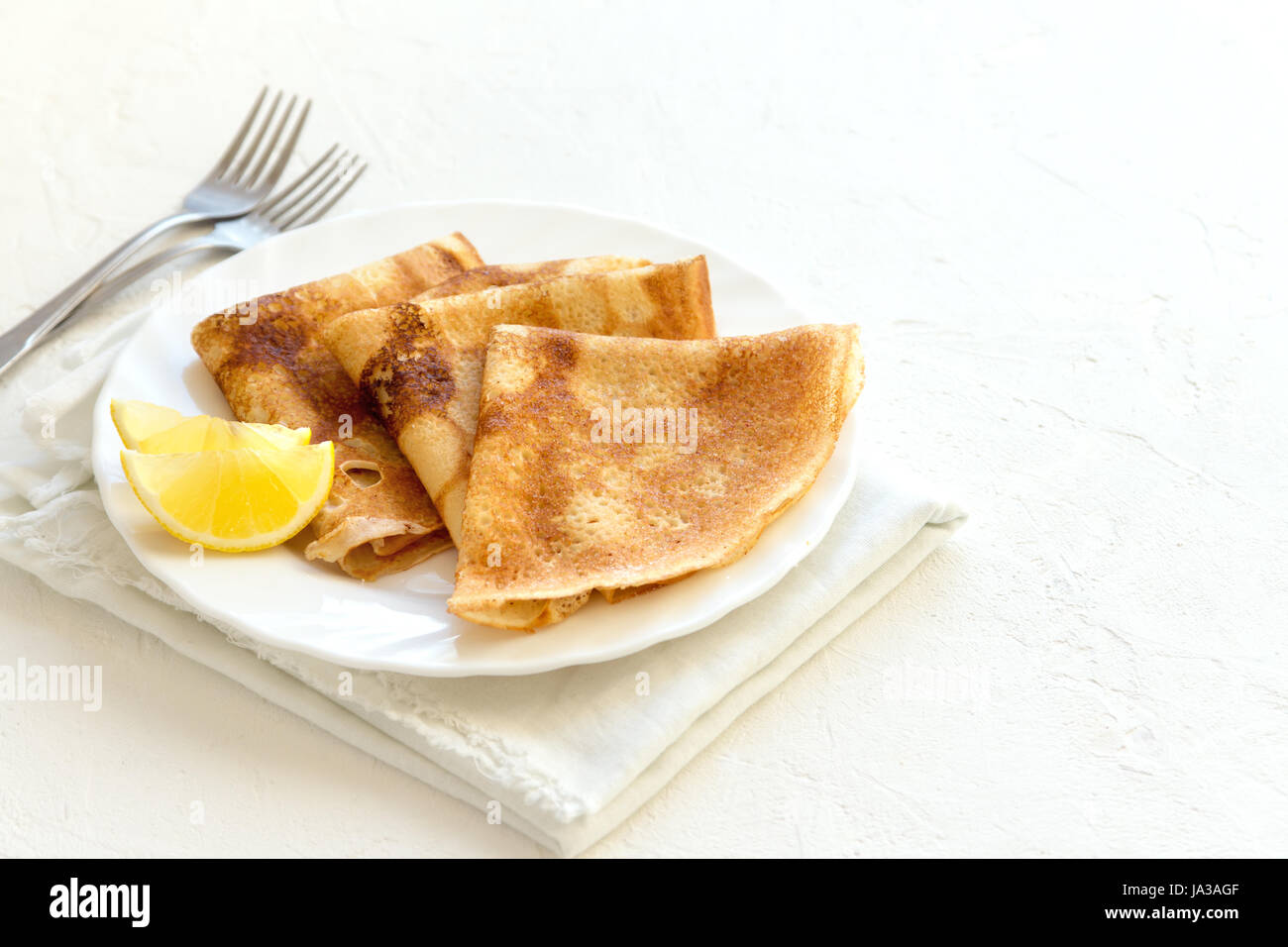 Crepes suzette -Fotos und -Bildmaterial in hoher Auflösung – Alamy Crepes suzette -Fotos und -Bildmaterial in hoher Auflösung – Alamy