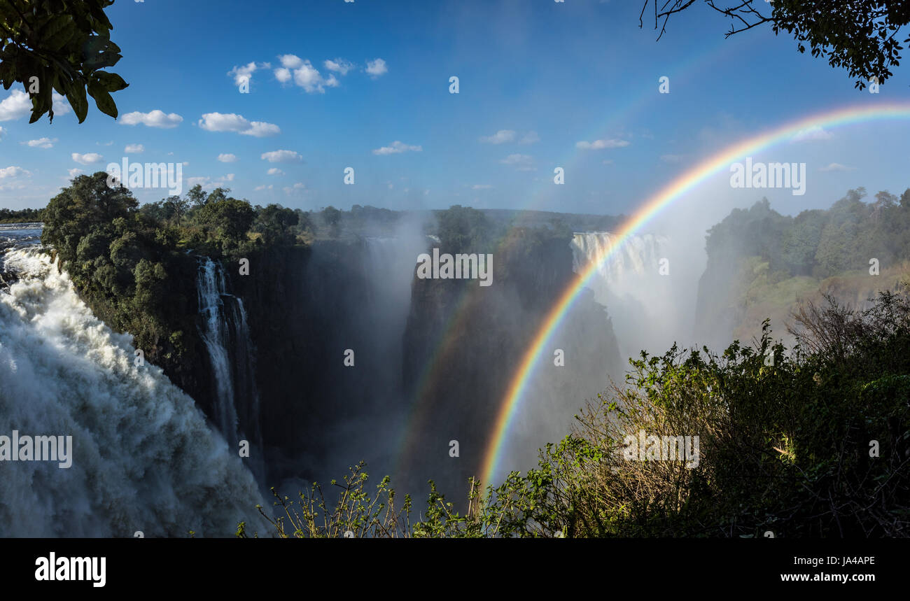 Blick auf des Teufels Cateract an den Victoria Fällen in Simbabwe im Monat Mai Stockfoto