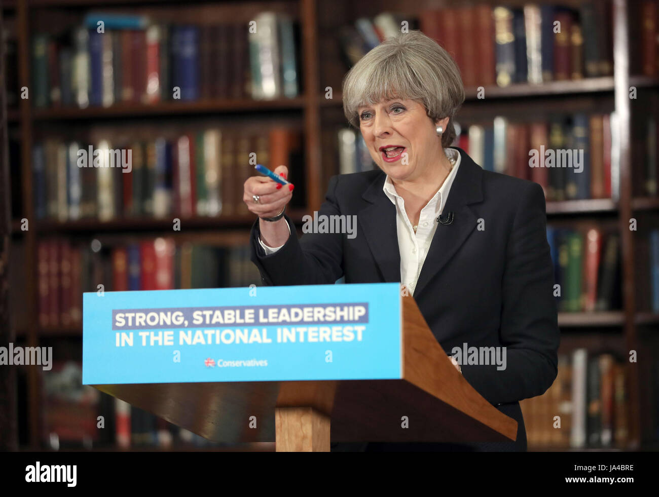 Premierminister Theresa May macht eine Rede bei der Royal United Services Institute für Defence and Security Studies im Zentrum von London im allgemeinen Wahlen Wahlkampf. Stockfoto