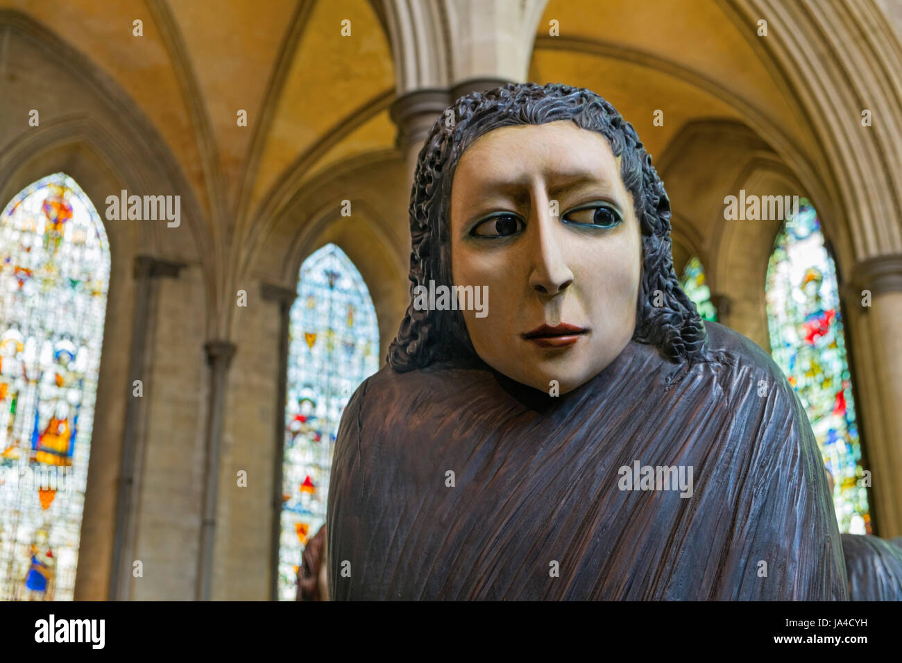 Schatten der Wanderer Statuen Salisbury Kathedrale Wiltshire UK Stockfoto