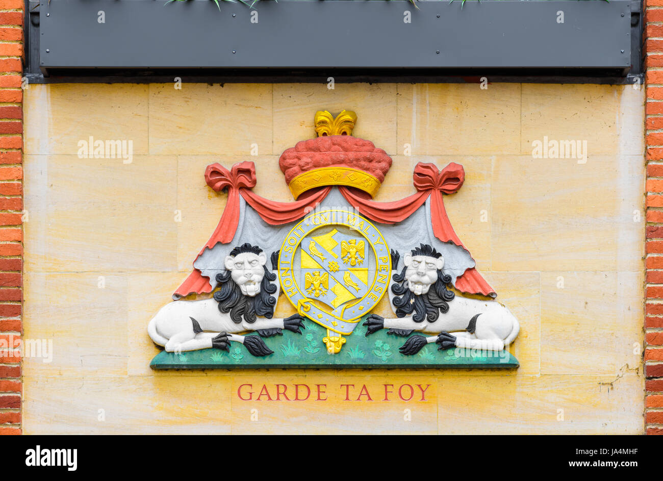 Mantel von Waffen, Magdalene College, Universität Cambridge, England. Stockfoto