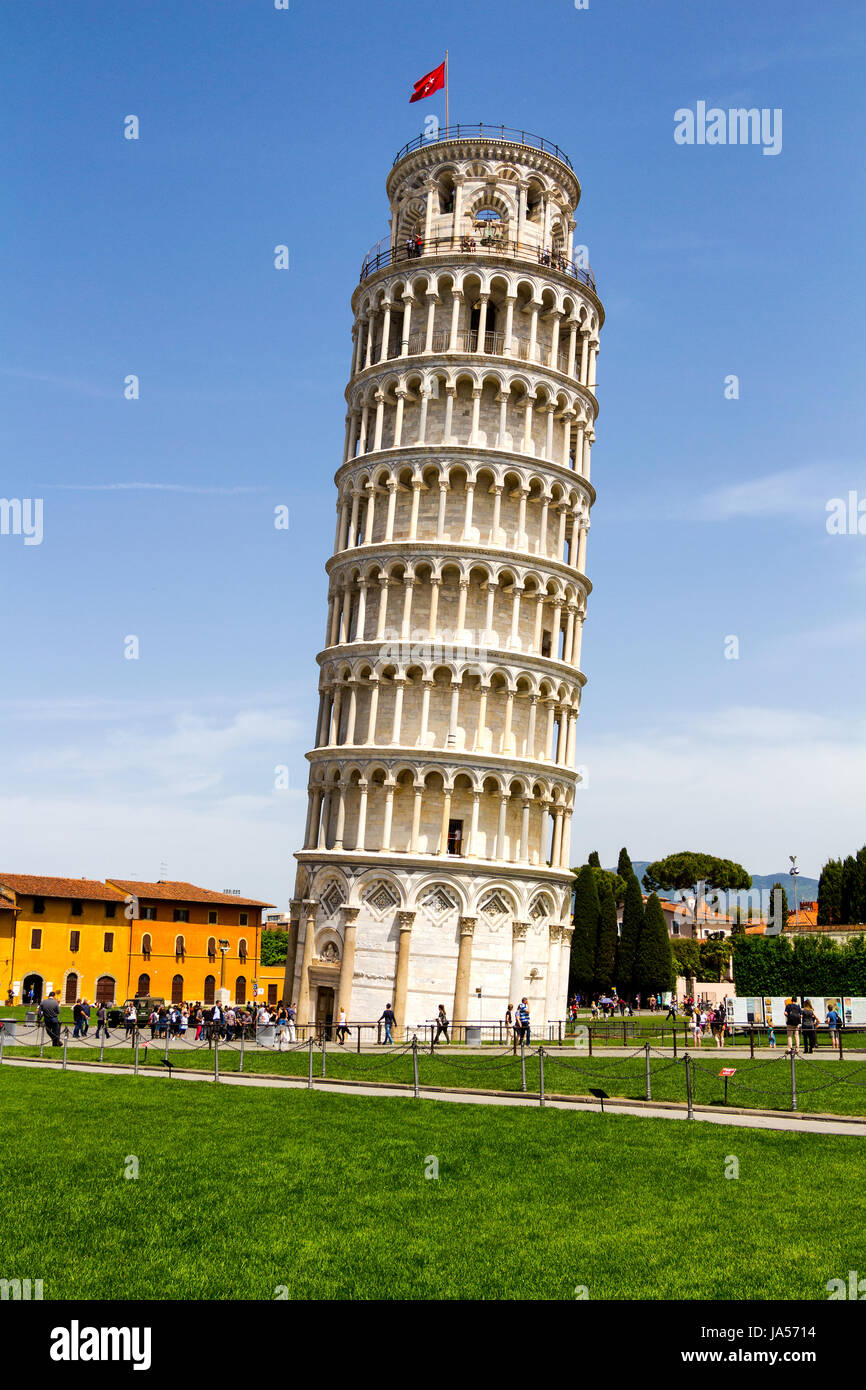 Pisa-Dom (Duomo di Pisa) mit dem schiefen Turm von Pisa auf Piazza dei Miracoli in Pisa, Toskana, Italien Stockfoto