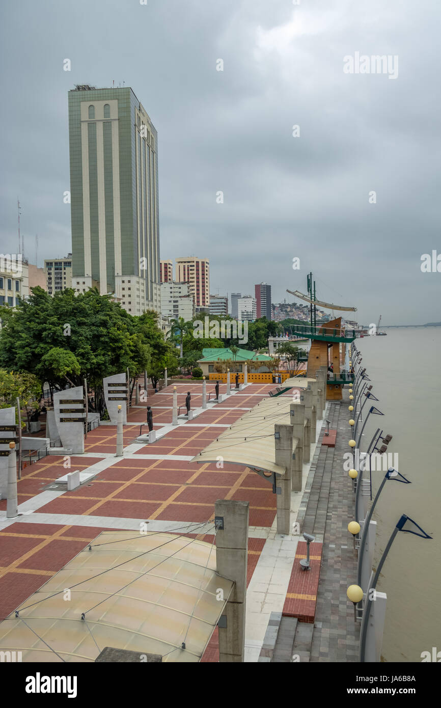 Blick auf die Uferpromenade Malecon 2000 - Guayaquil, Ecuador Stockfoto