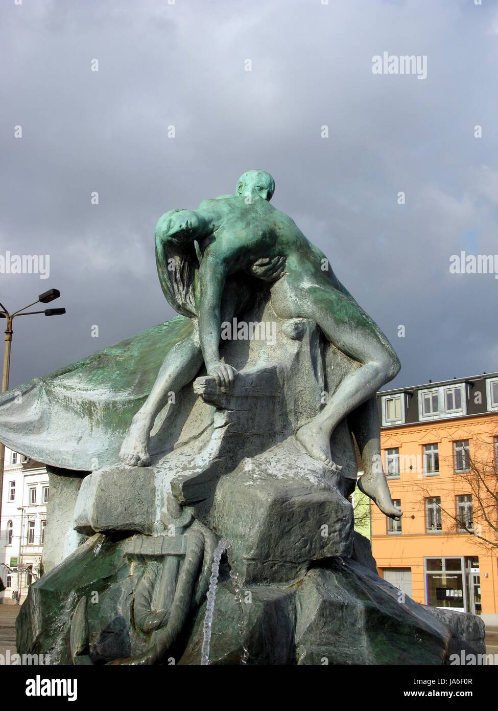 Brunnen in Schwerin. vor dem Ertrinken zu retten Stockfoto