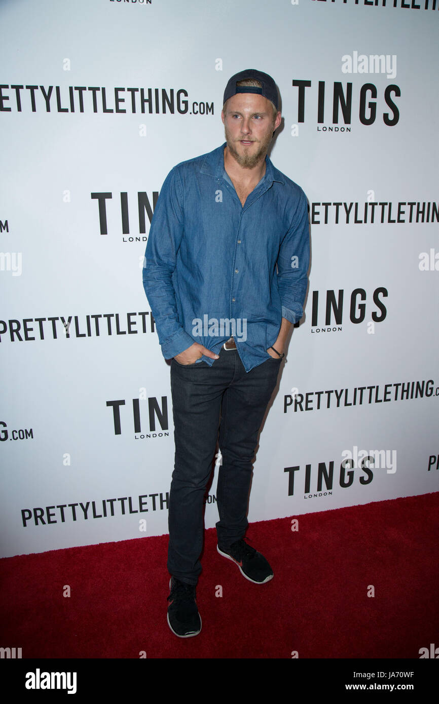 Los Angeles, USA. 23 Aug, 2017. Alexander Ludwig besucht "secret Party" Start TINGS London Magazin Nachtigall August 23,2017 Los Angeles, Kalifornien. Stockfoto