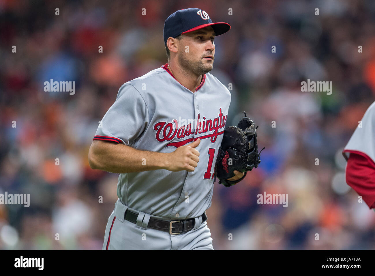 23. August 2017: Washington Nationals erste Basisspieler Ryan Zimmerman (11) Köpfe zum Dugout während eines Major League Baseball Spiel zwischen den Houston Astros und der Washington Nationals im Minute Maid Park in Houston, TX. Die Astros gewann das Spiel 6-1... Trask Smith/CSM Stockfoto