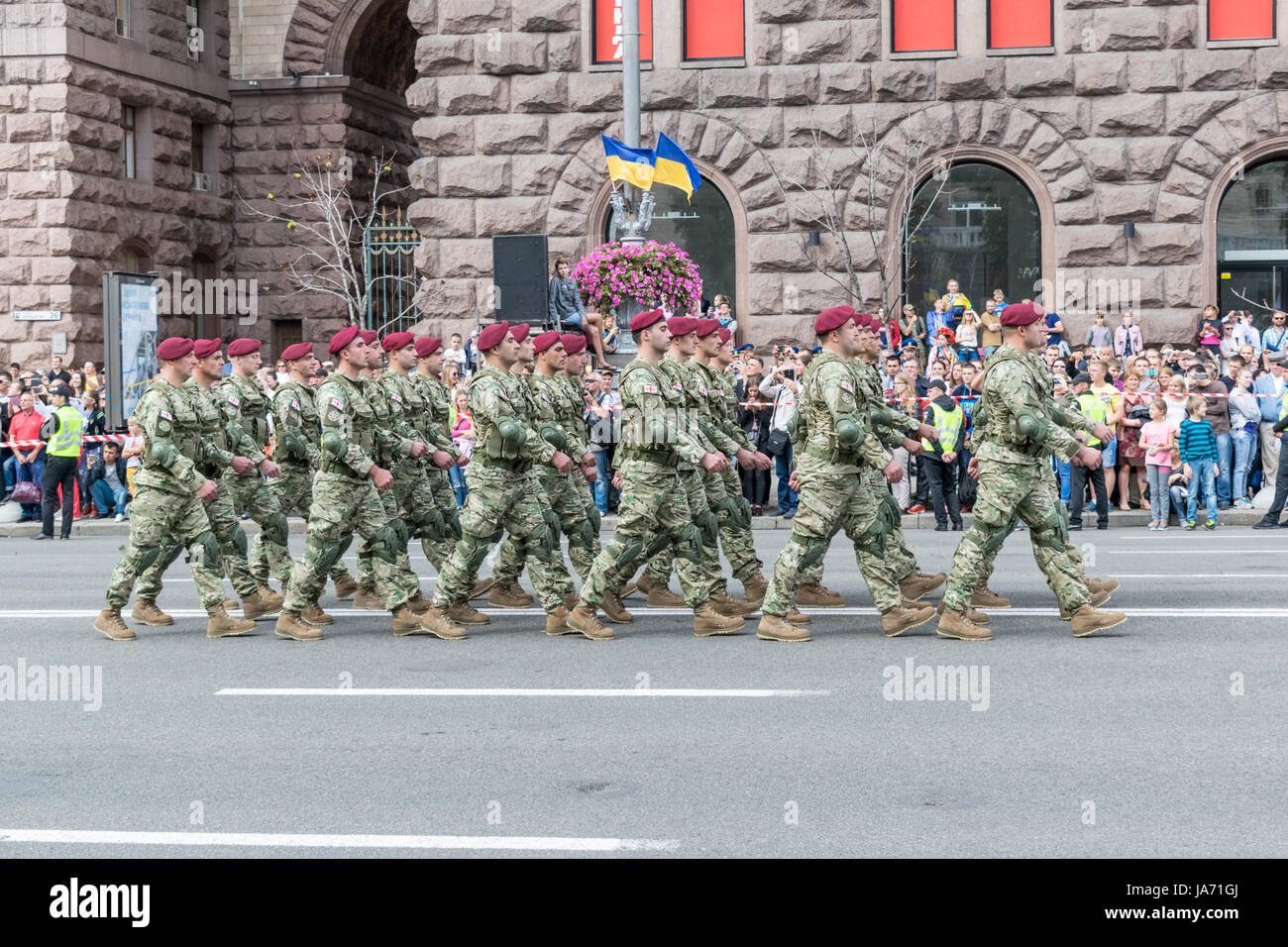 Kiew, Ukraine. 24 August, 2017. Feier zum Tag der Unabhängigkeit der Ukraine mit militärischen Parade im Zentrum der Stadt Credit: maksym Dragunov/Alamy leben Nachrichten Stockfoto