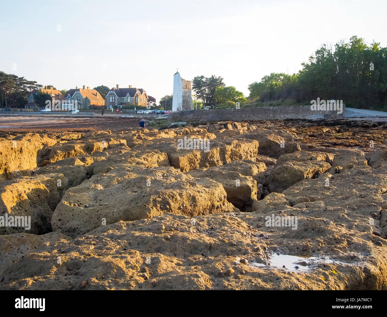 St Helens direkt am Meer mit dem Priorat Tower Isle Of Wight, England Stockfoto