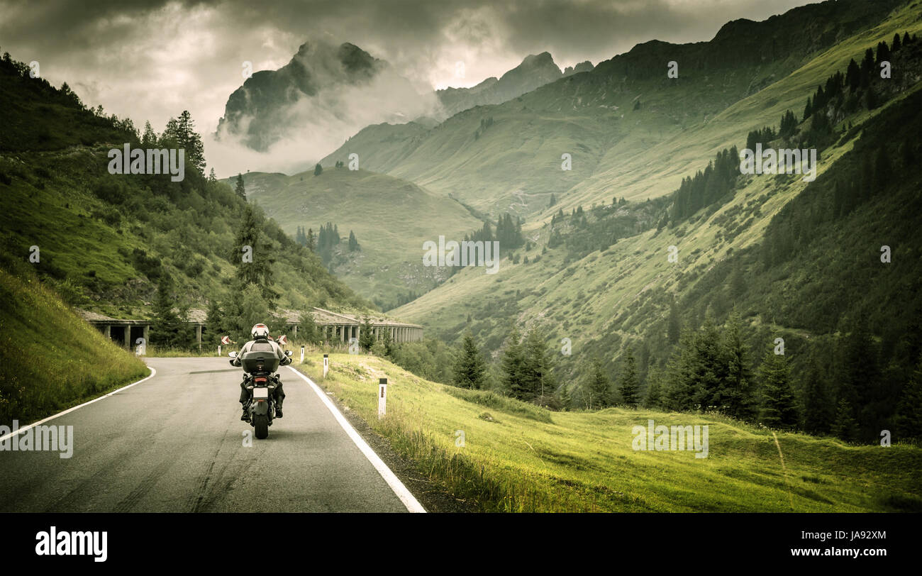 Reisen, Lifestyle, Berge, Alpen, Sommer, sommerlich, Motorradfahrer, österreichisch, Stockfoto