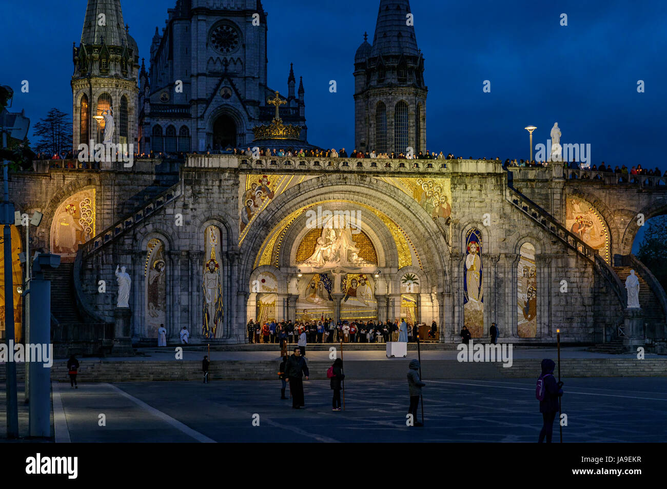 Frankreich, Hautes Pyrenäen, Lourdes, Wallfahrtskirche Basilika unserer lieben Frau von Lourdes Stockfoto