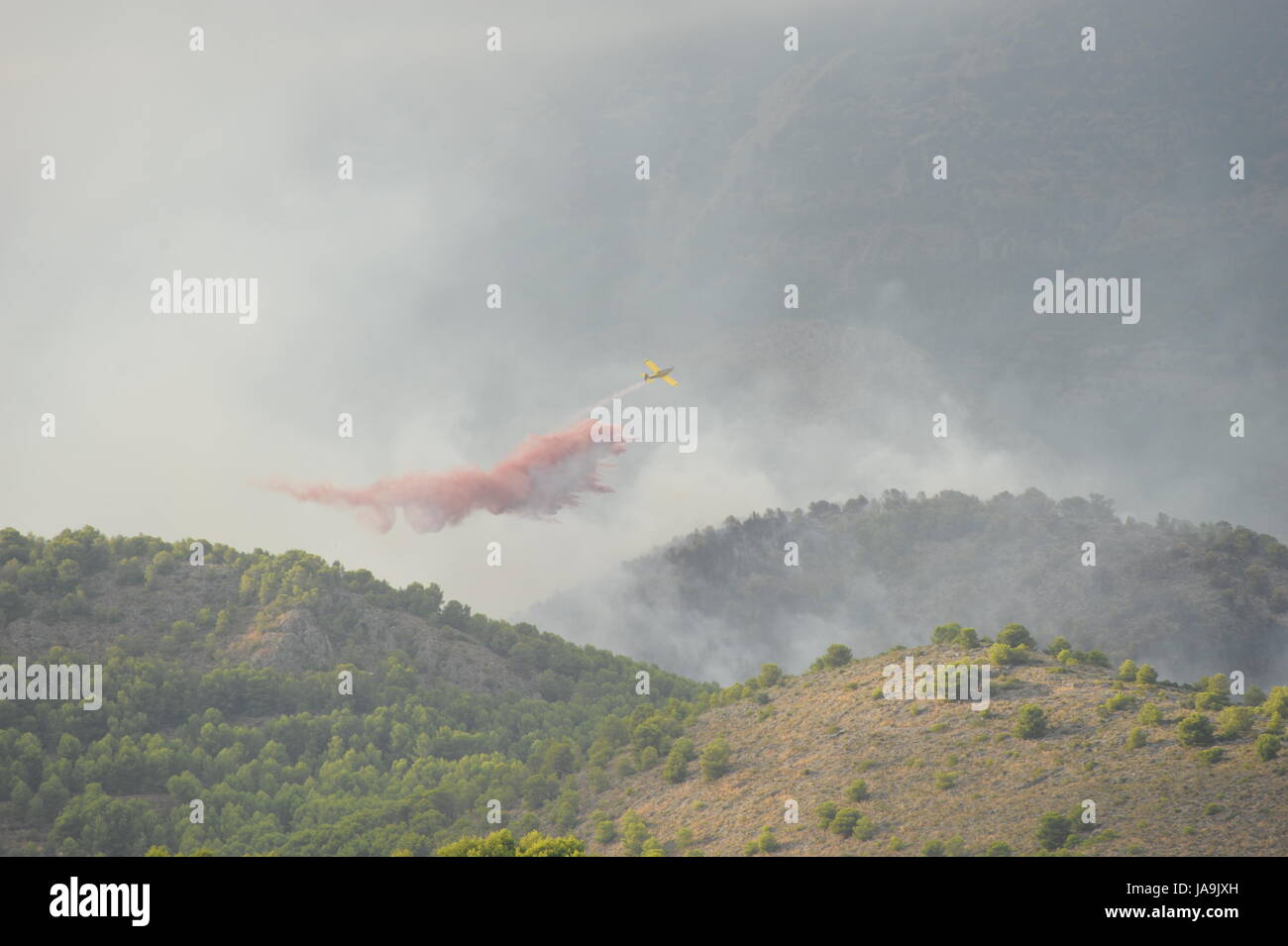Spanien - Wald Feuer - Feuer Flugzeug - Feuer Hubschrauber Stockfoto