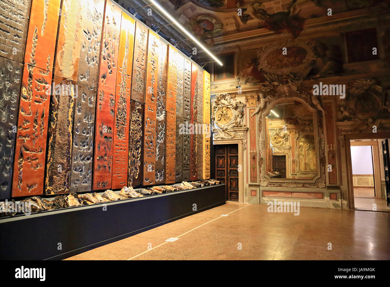 Ausstellung "Fiamma Inestinguibile" von Jean Boghossian Biennale von Venedig 2017. La Biennale di Venezia. Stockfoto