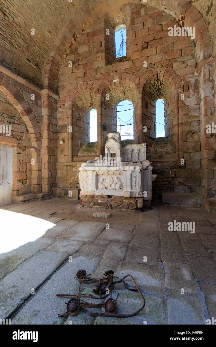Frankreich, Haute Vienne, Oradour-sur-Glane, Ruinen des ursprünglichen Dorf bleiben wie ein Denkmal, das in der Kirche Stockfoto