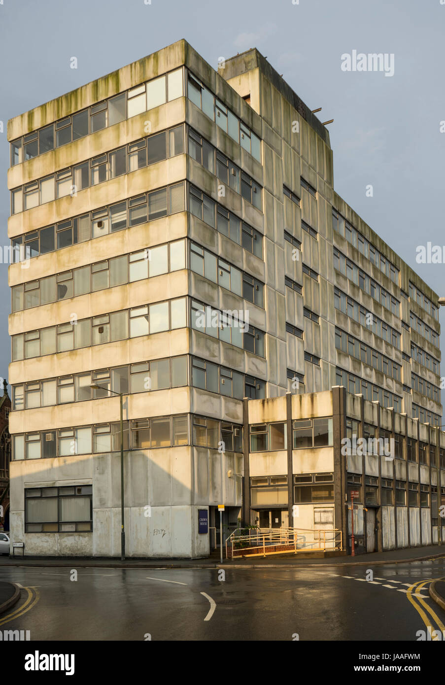 Krone-Haus Bürogebäude, jetzt stillgelegt und wartet auf Abbruch, Kidderminster, Worcestershire, England, Europa Stockfoto