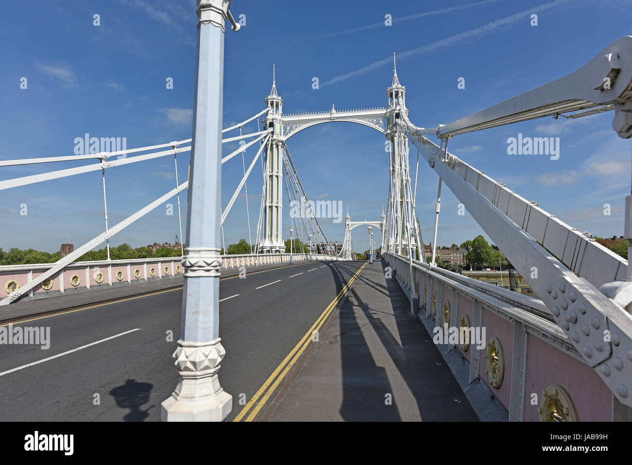 Fahrbahnbelag und Überbau der Albert Bridge über die Themse in London Stockfoto