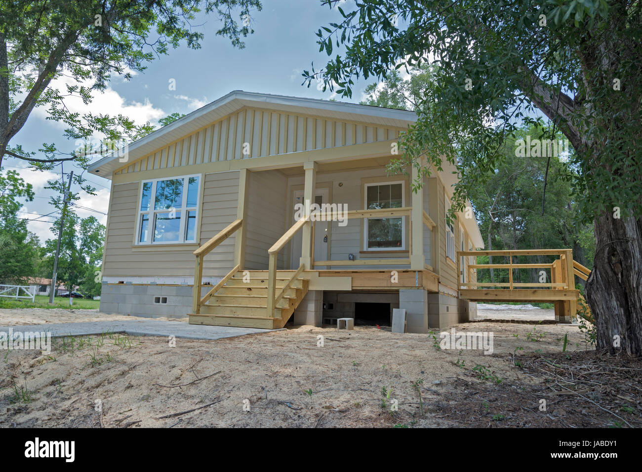 Habitat For Humanity Haus kurz vor der Fertigstellung im Alachua, Florida. Stockfoto