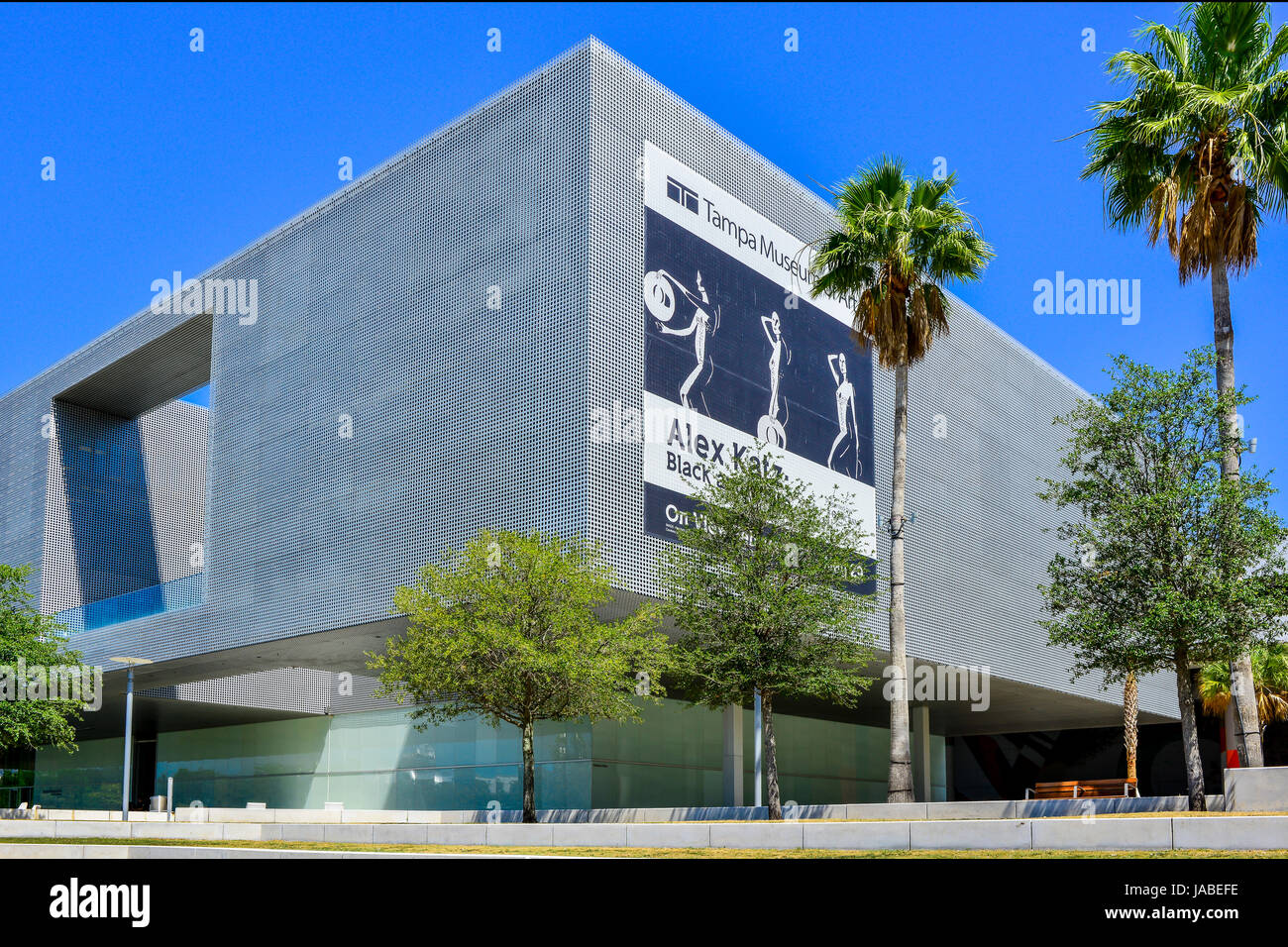 Das Tampa Museum of Art eckig, moderne, industrielle Architektur fügt Interesse zum Curtis Hixon WaterFront Park in der Innenstadt von Tampa, FL Stockfoto