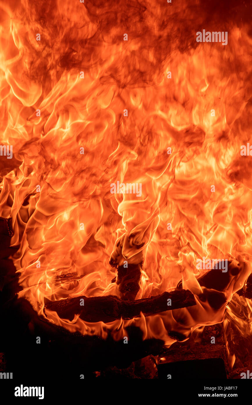 Flammen auf ein Lagerfeuer. Stockfoto