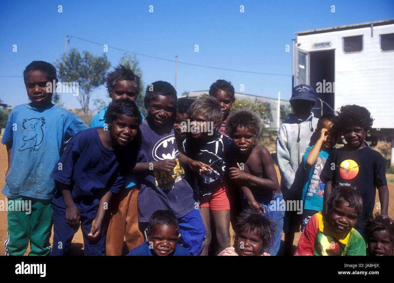 Aboriginal Schule Kinder, Yuelamu (Mount Allan) im fernen Norther Gebiet Australiens Stockfoto