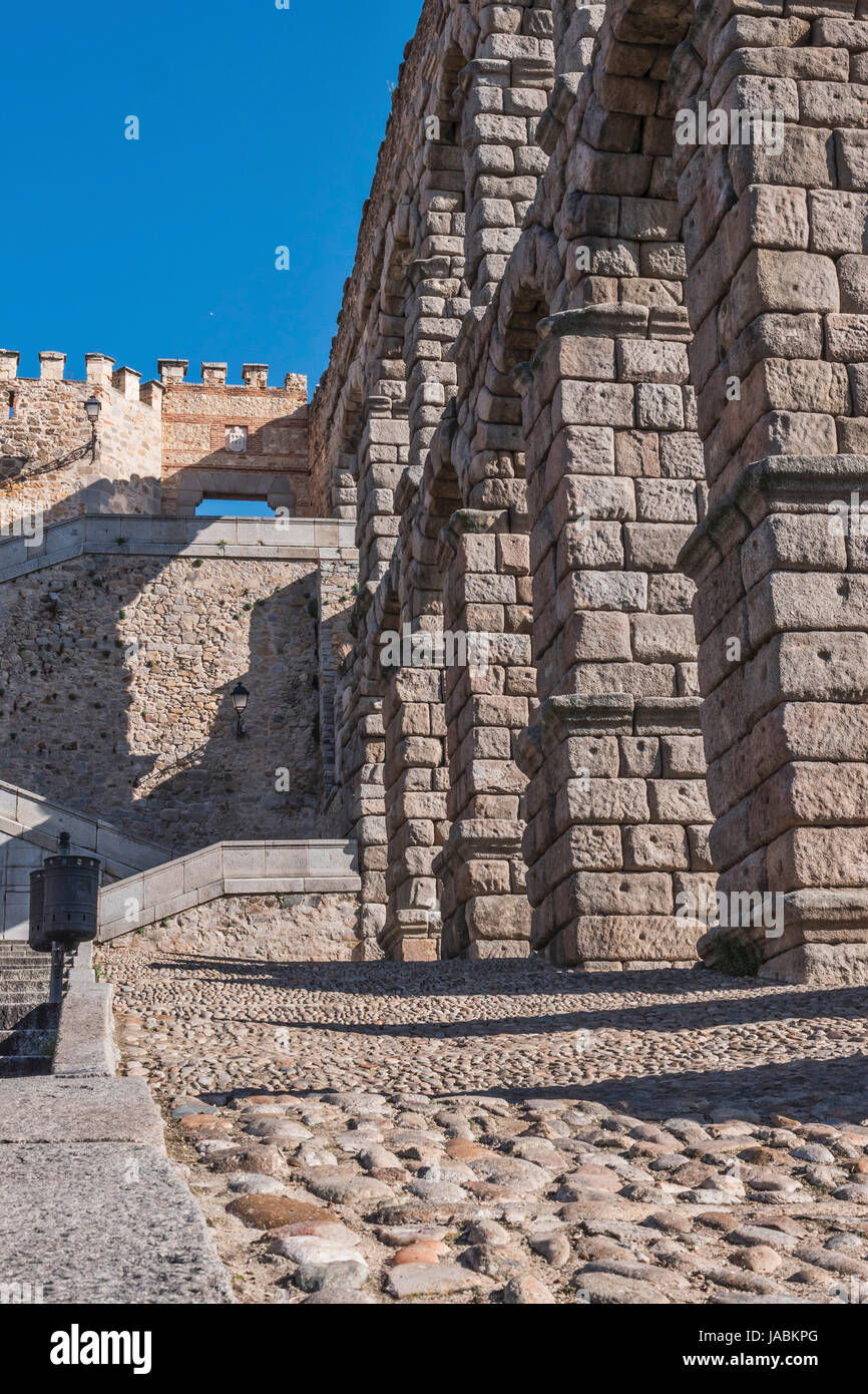 Teilansicht des römischen Aquädukts befindet sich in der Stadt Segovia, UNESCO-Weltkulturerbe, Spanien Stockfoto