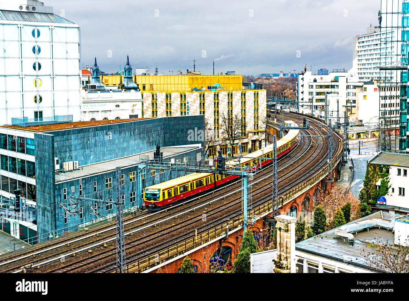 Berlin: S - Bahn Im Westen aus der Vogelschau; Berlin. S-Bahn - Vogelperspektive Stockfoto