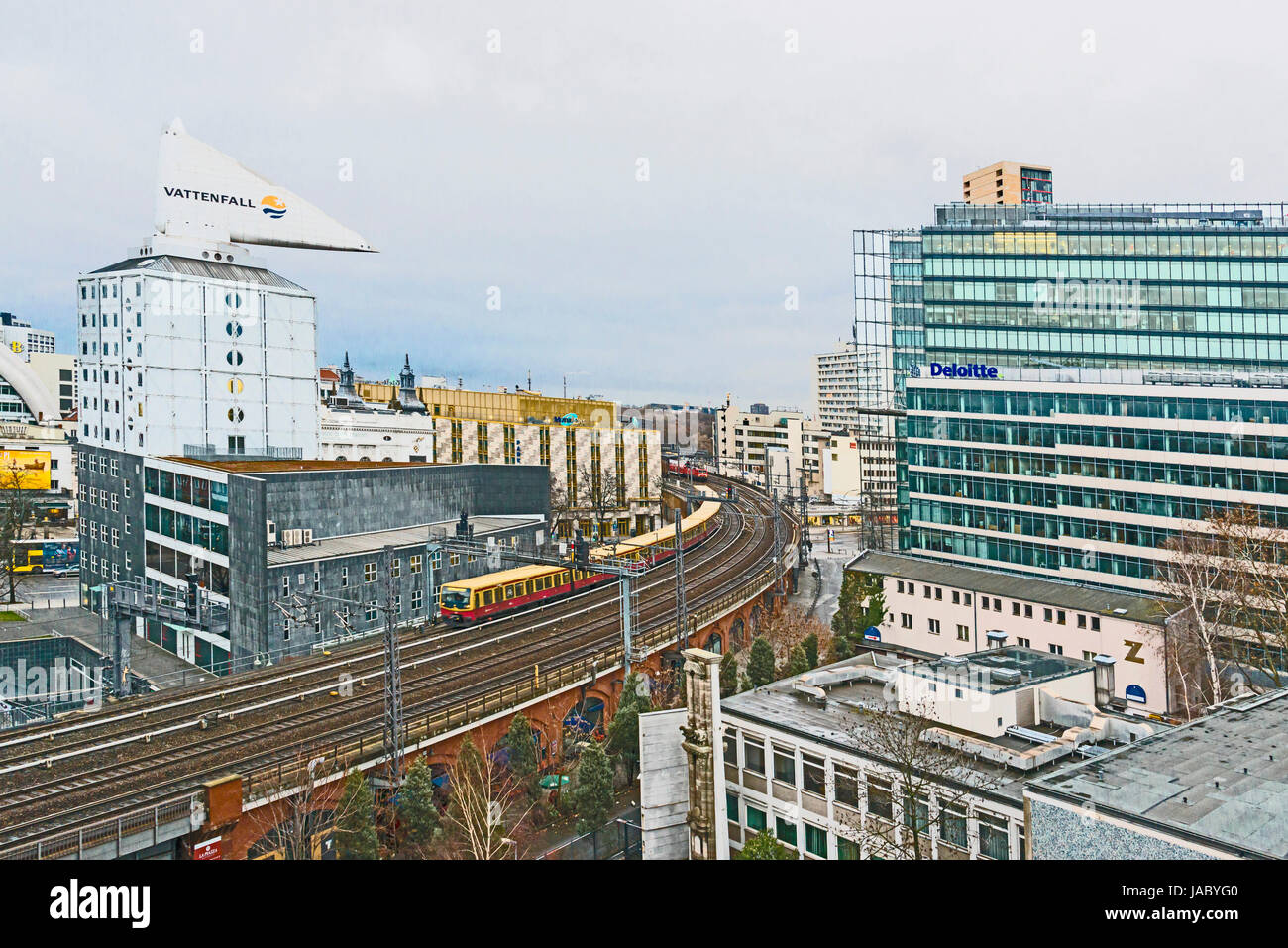 Berlin: S - Bahn Im Westen aus der Vogelschau; Berlin. S-Bahn - Vogelperspektive Stockfoto