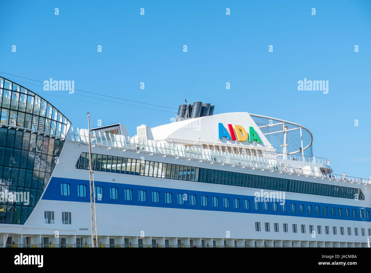 SPLIT, Kroatien-15. Mai 2017: Aida Kreuzfahrt Schiff ankern im Hafen von Split / Kroatien Stockfoto