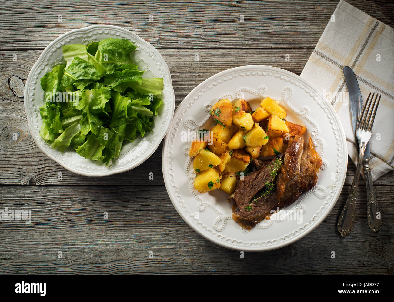 Ziegenfleisch mit kartoffeln -Fotos und -Bildmaterial in hoher ...
