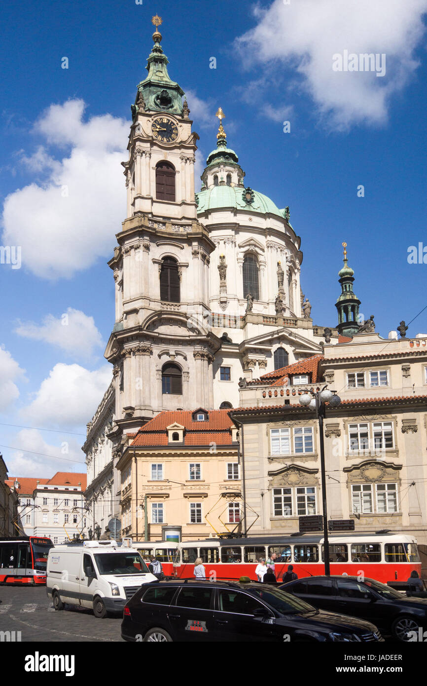 Die beeindruckenden Barock Saint Nicholas Church in Malá Strana Viertel von Prag Stockfoto