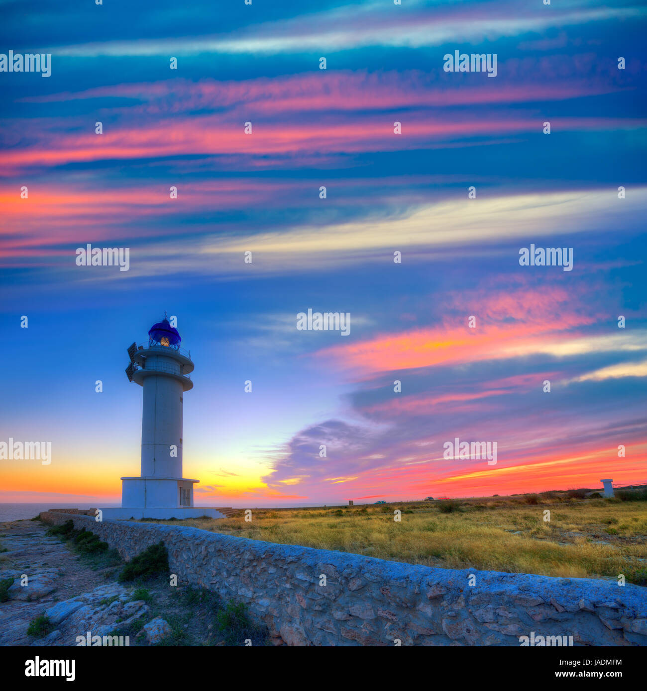 Barbaria Berberia Cape Lighthouse Formentera bei Sonnenuntergang in Balearen Stockfoto