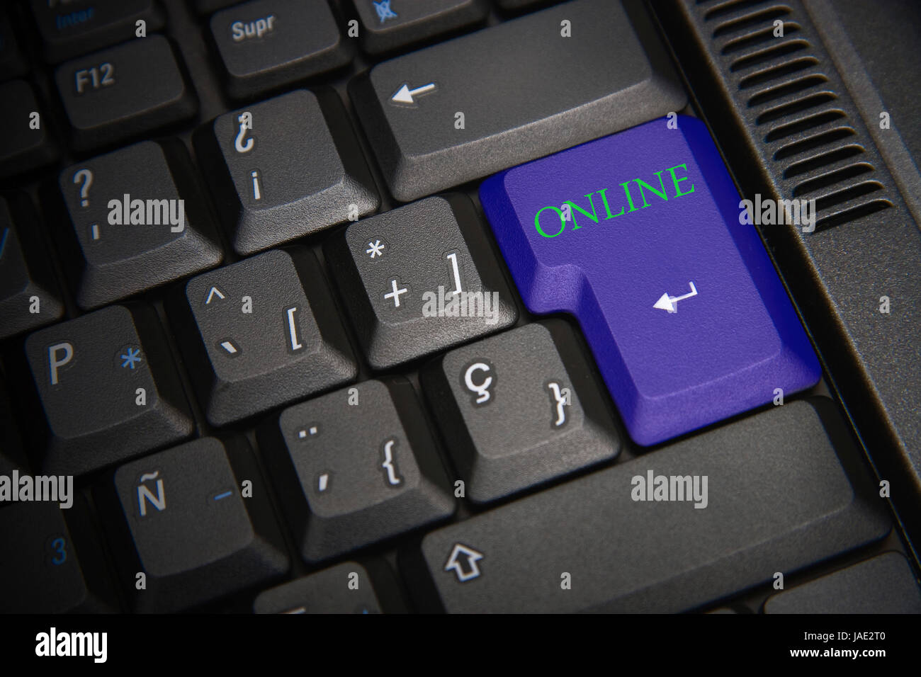 Schwarze Tastatur mit blauen Schlüssel und Wort Online Stockfoto