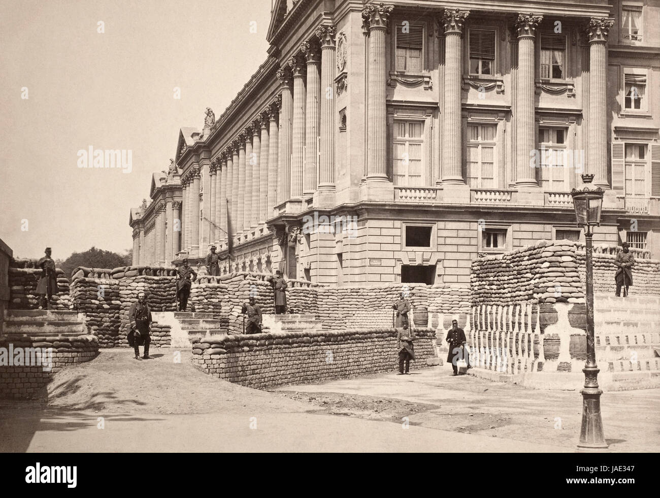Barrikaden während der Paris Kommune, in der Nähe von dem Ministerium für Marine und das Hotel Crillon. Datum 1871 Stockfoto