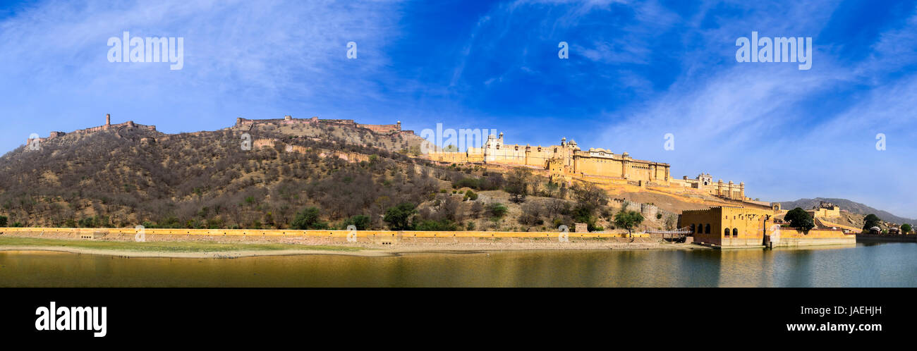 Panorama des berühmten Wahrzeichen von Rajasthan, Amer (Amber) Fort, Jaipur, Rajasthan, Indien Stockfoto