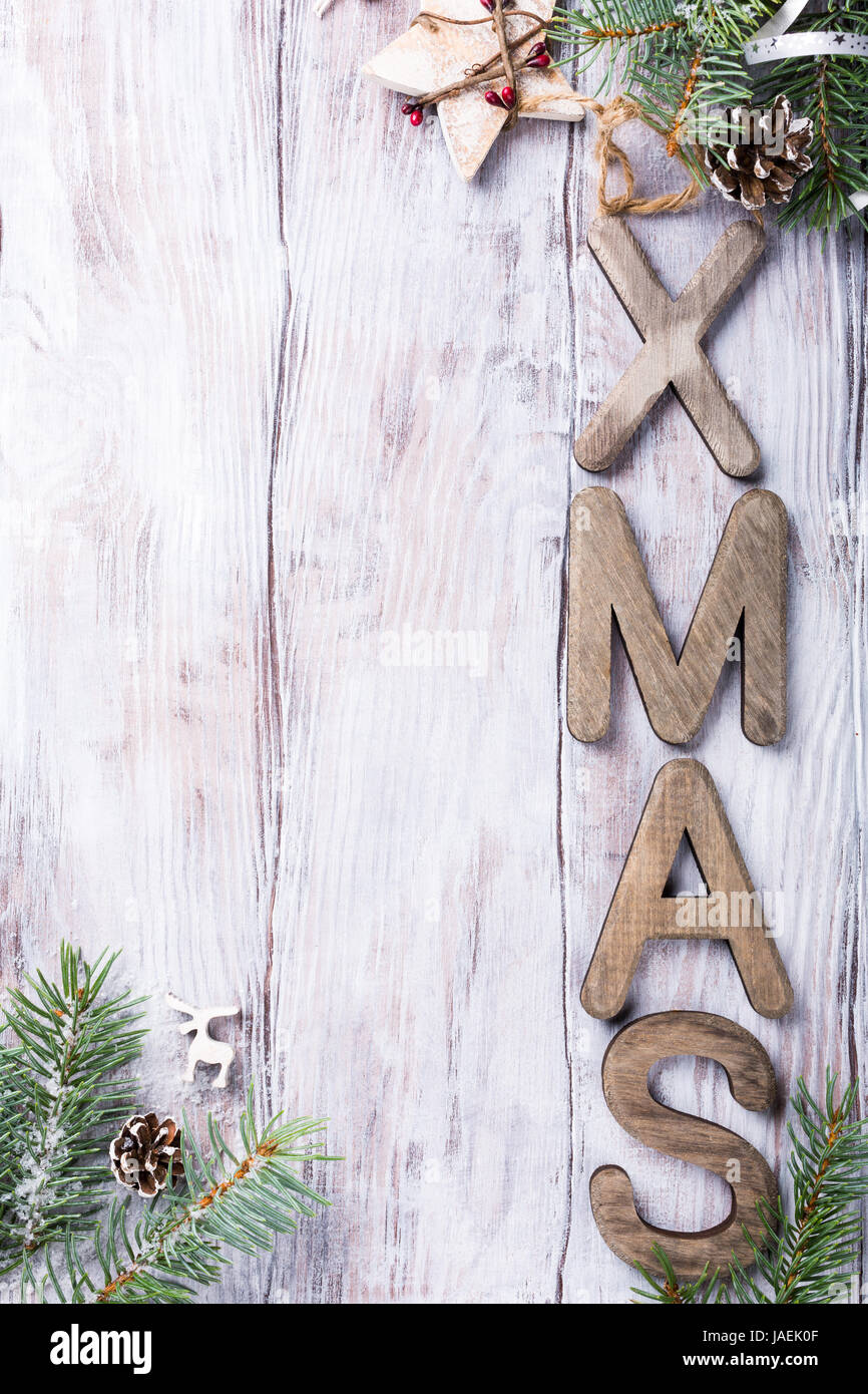 Weihnachten-Komposition mit Buchstaben XMAS Stockfoto