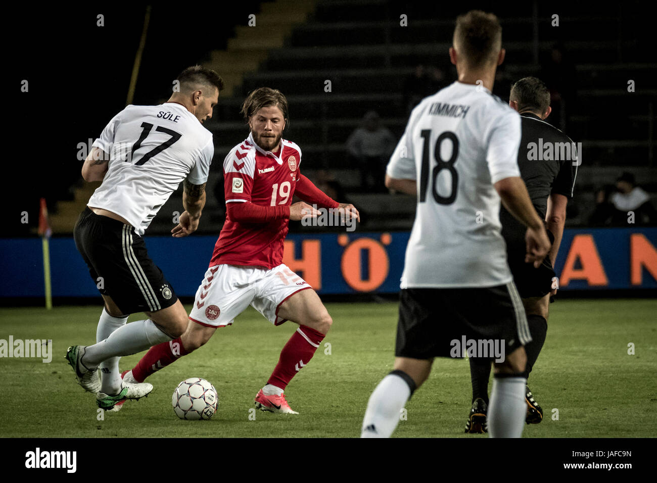 Brondby, Dänemark. 6. Juni 2017. Niklas Sule (17) Deutschlands und Lasse Schone (19) von Dänemark während der Fußball-freundliche zwischen Dänemark und Deutschland in Brondby Stadion gesehen. Bildnachweis: Gonzales Foto/Alamy Live-Nachrichten Stockfoto