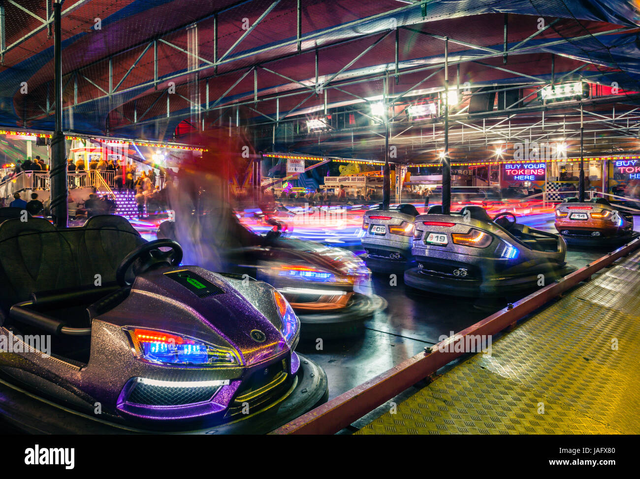 Aka fahren "Autodrom" Bumper Cars Witney fest. Stockfoto