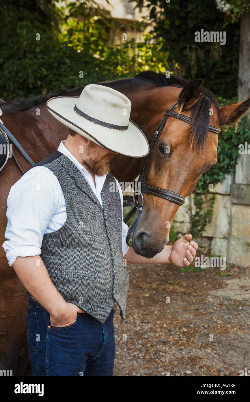 Einen stetson tragen -Fotos und -Bildmaterial in hoher Auflösung – Alamy